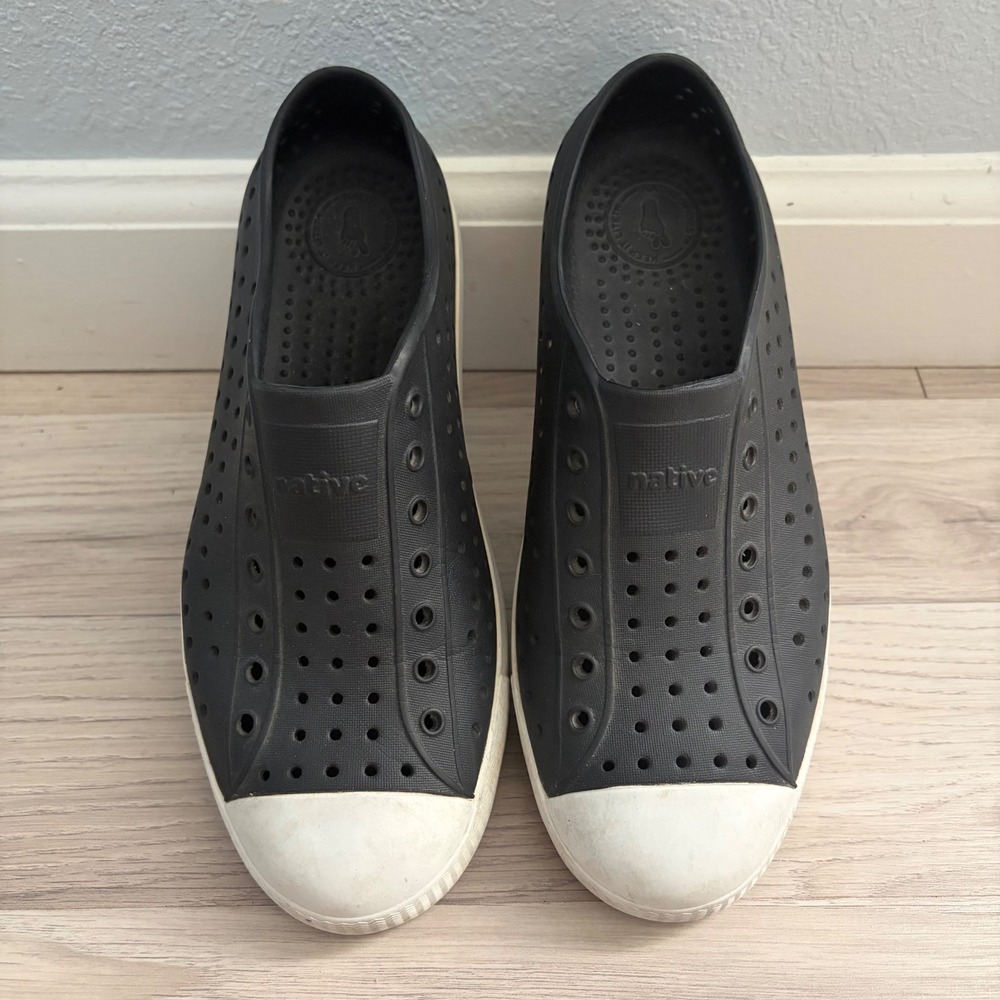 Native Jefferson Black White Perforated Slip On Shoes Junior Size J5 J1100-0101
